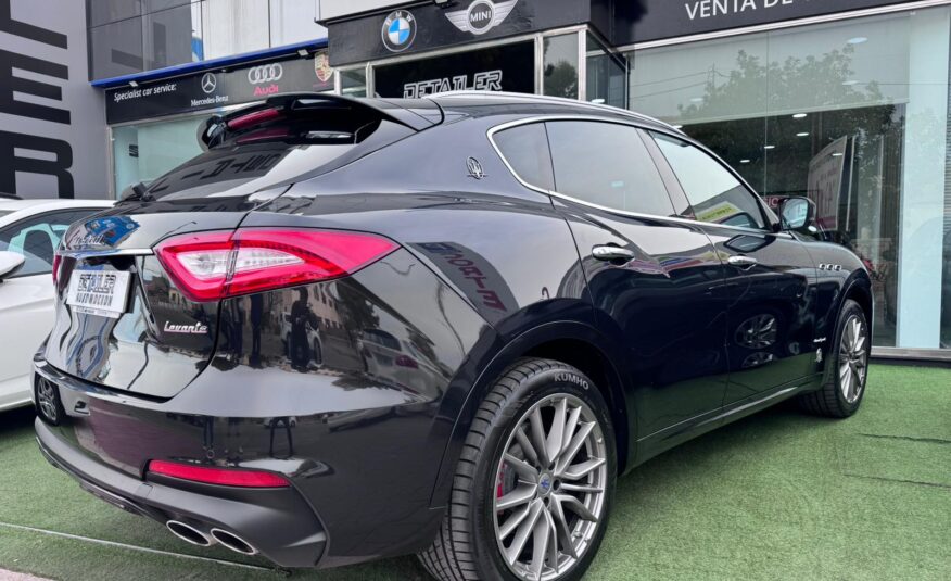 MASERATI LEVANTE 2020