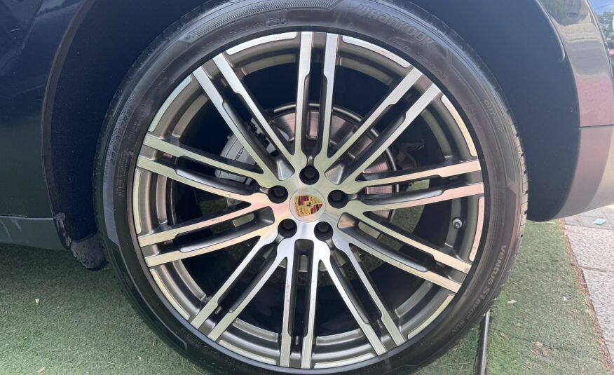 PORSCHE Macan S