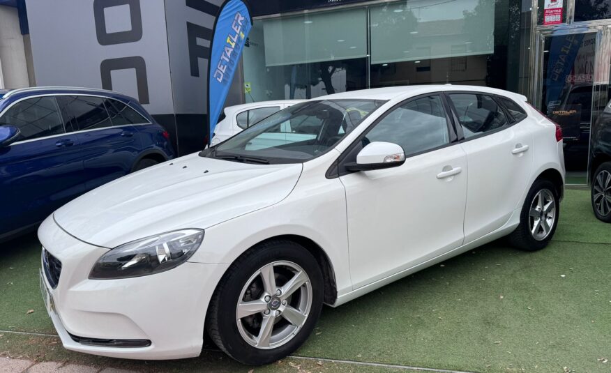 VOLVO V40 2.0 D2 INSCRIPTION