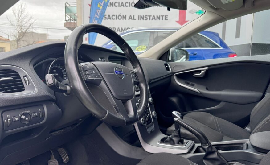 VOLVO V40 2.0 D2 INSCRIPTION