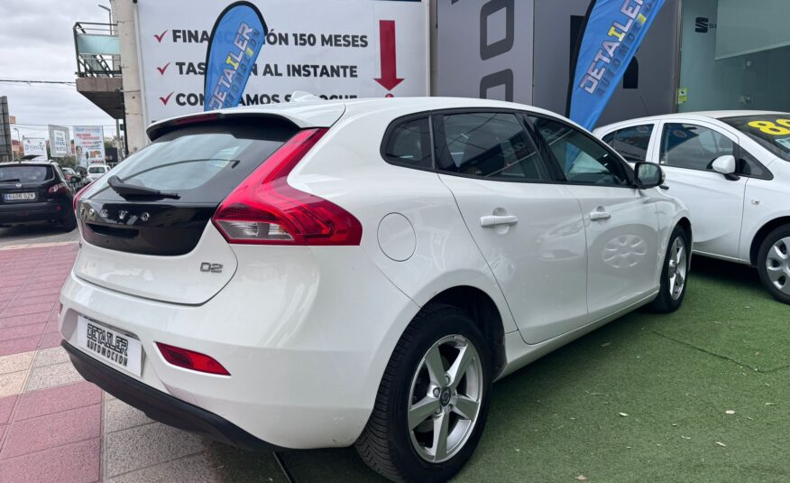 VOLVO V40 2.0 D2 INSCRIPTION