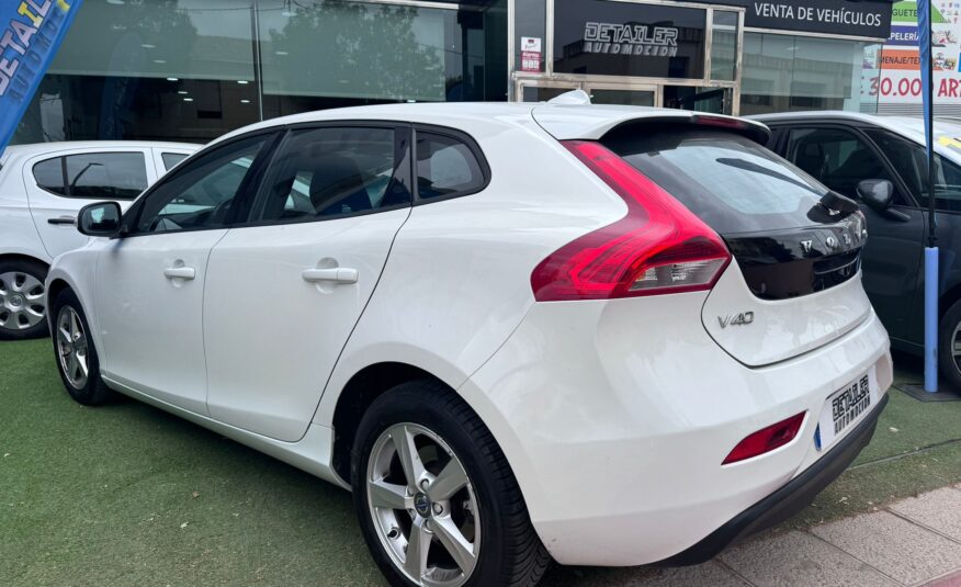 VOLVO V40 2.0 D2 INSCRIPTION