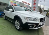 VOLVO XC70 2.4 D5 AWD SUMMUM AUTO