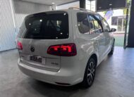 VOLKSWAGEN Touran 2016