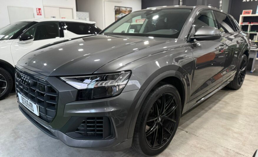 AUDI Q8 2021