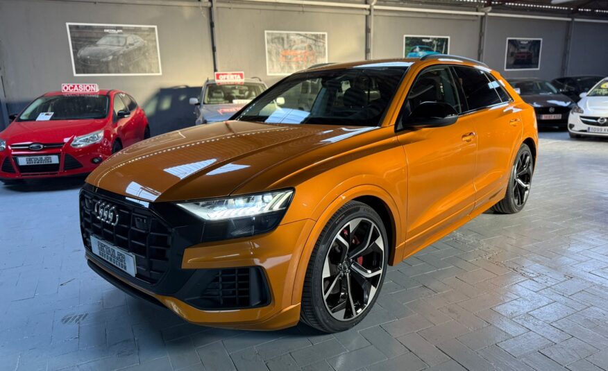 AUDI Q8 BLACK LINE