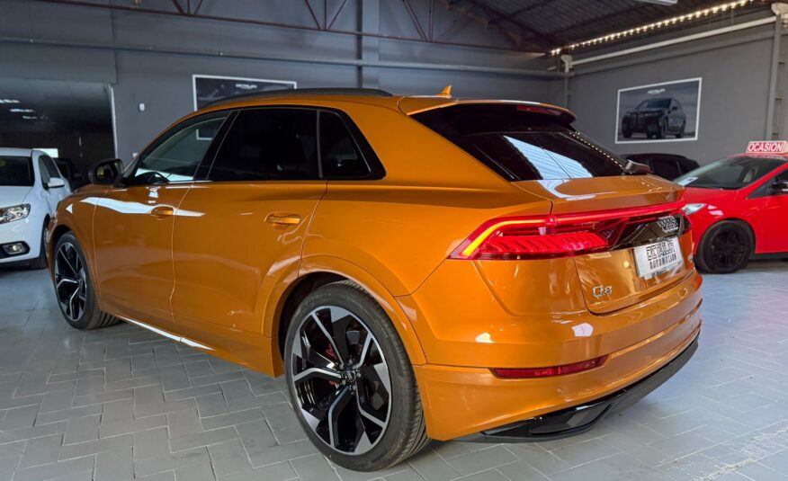 AUDI Q8 BLACK LINE