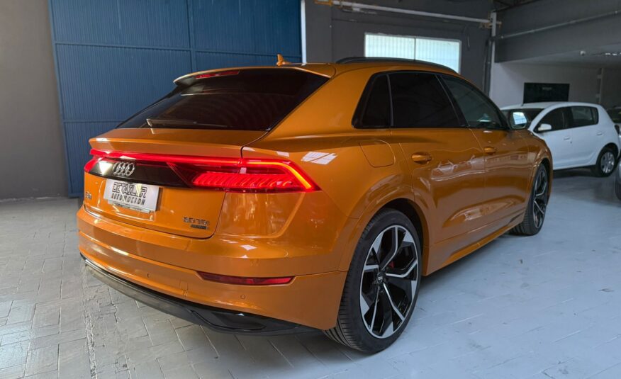 AUDI Q8 BLACK LINE