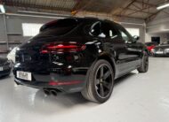 PORSCHE Macan GTS