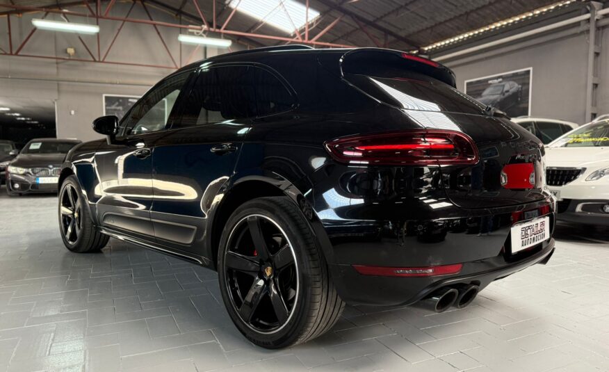 PORSCHE Macan GTS