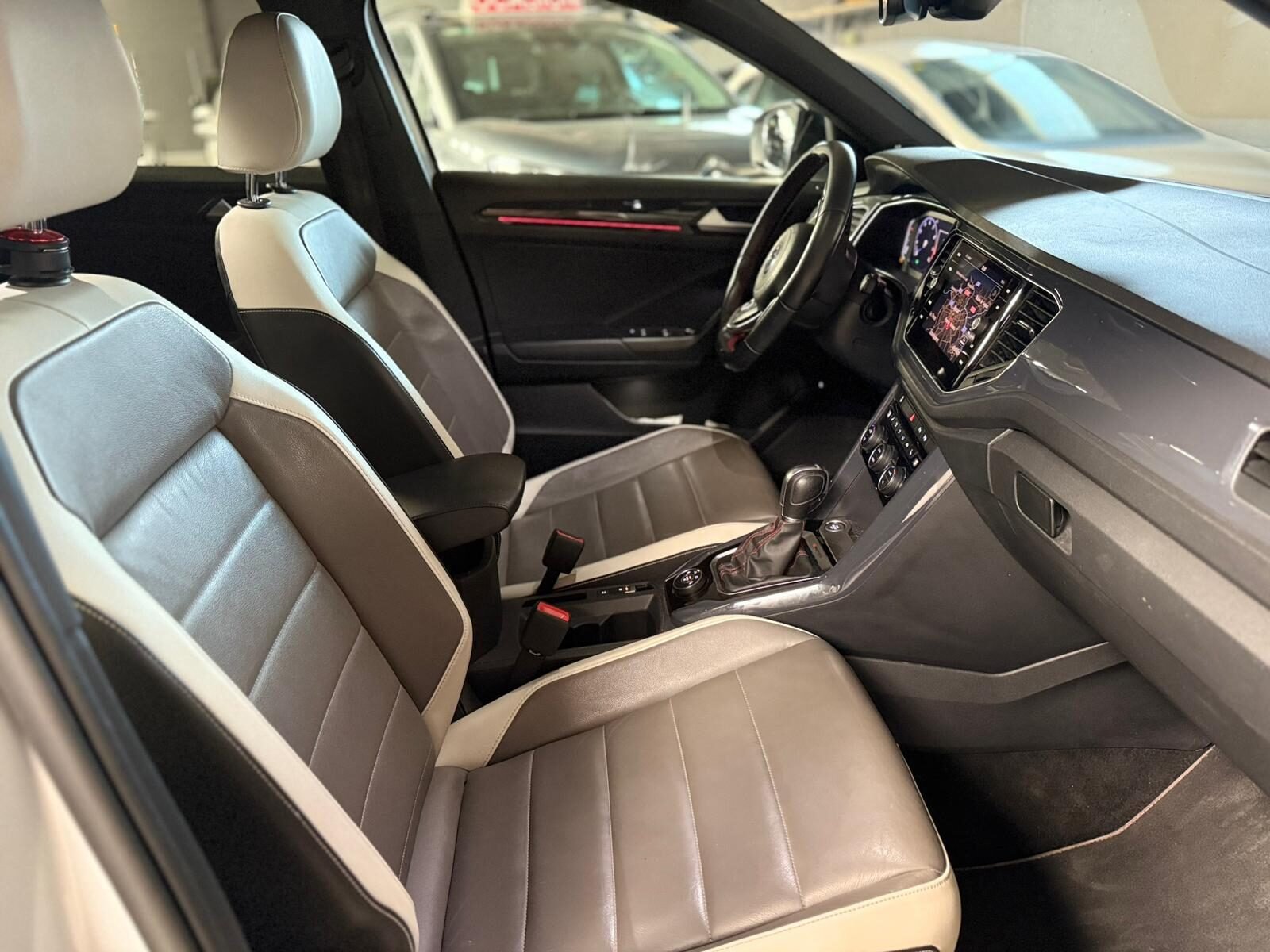 VOLKSWAGEN T-ROC 2.0