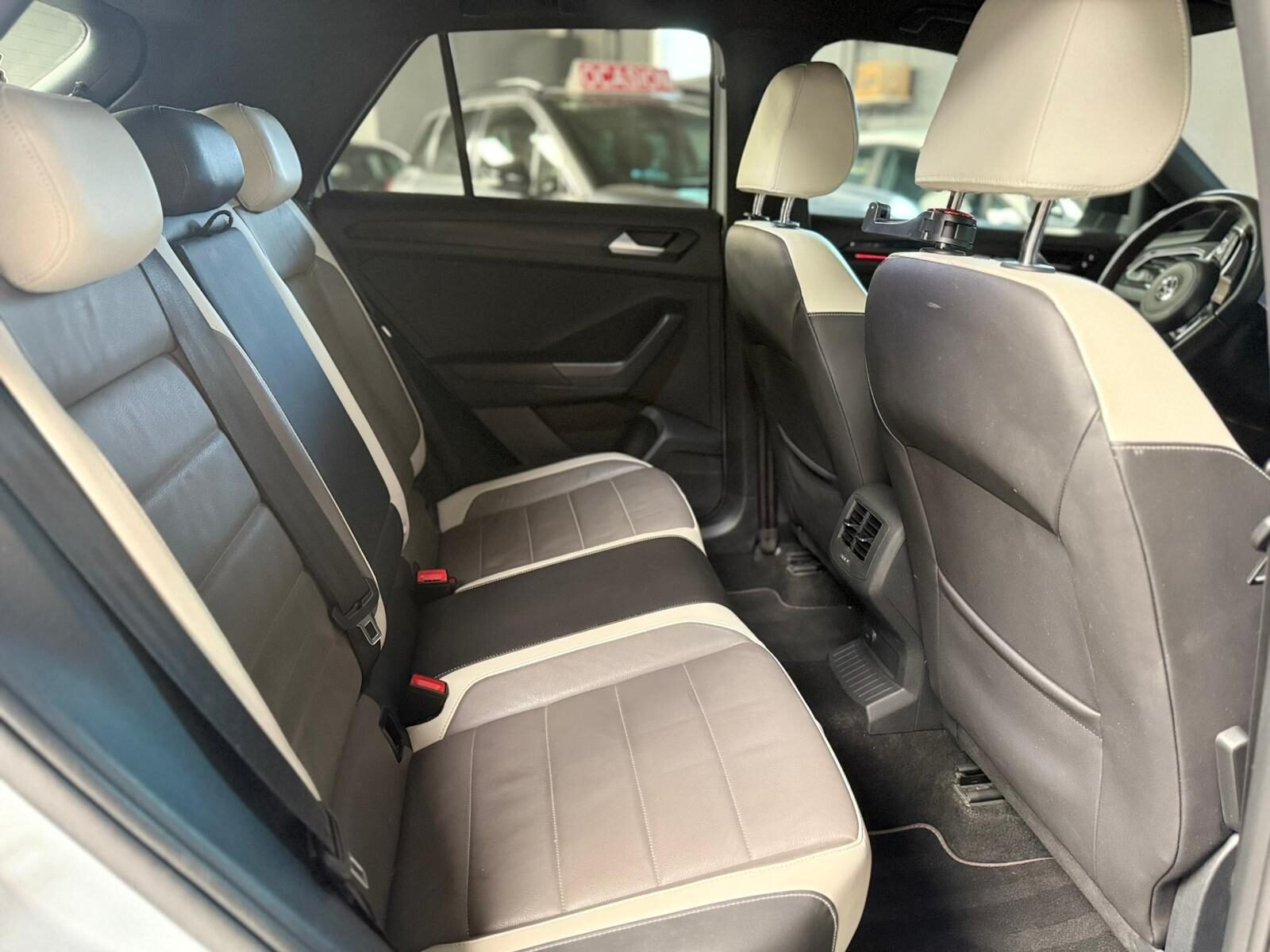 VOLKSWAGEN T-ROC 2.0