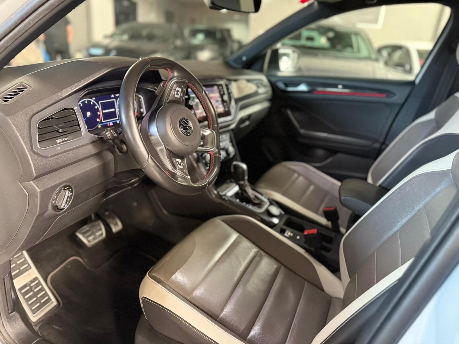 VOLKSWAGEN T-ROC 2.0