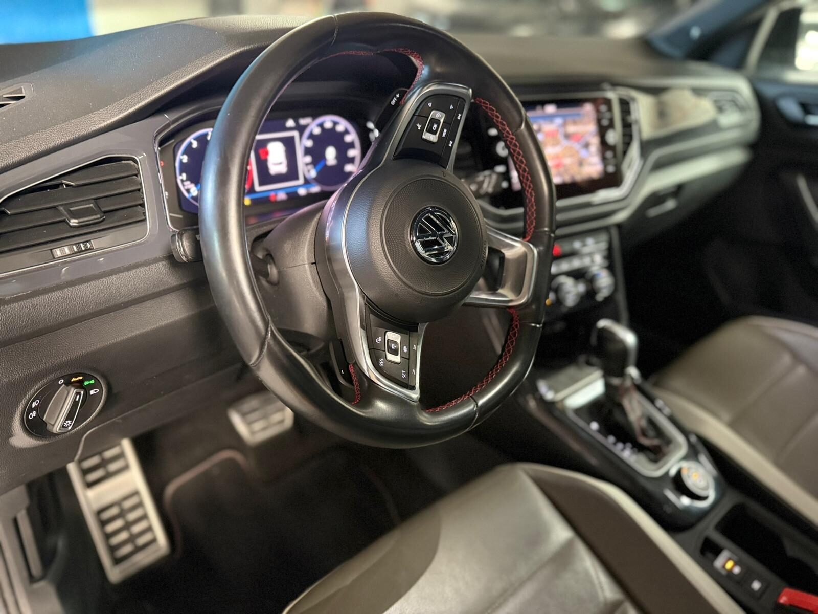 VOLKSWAGEN T-ROC 2.0