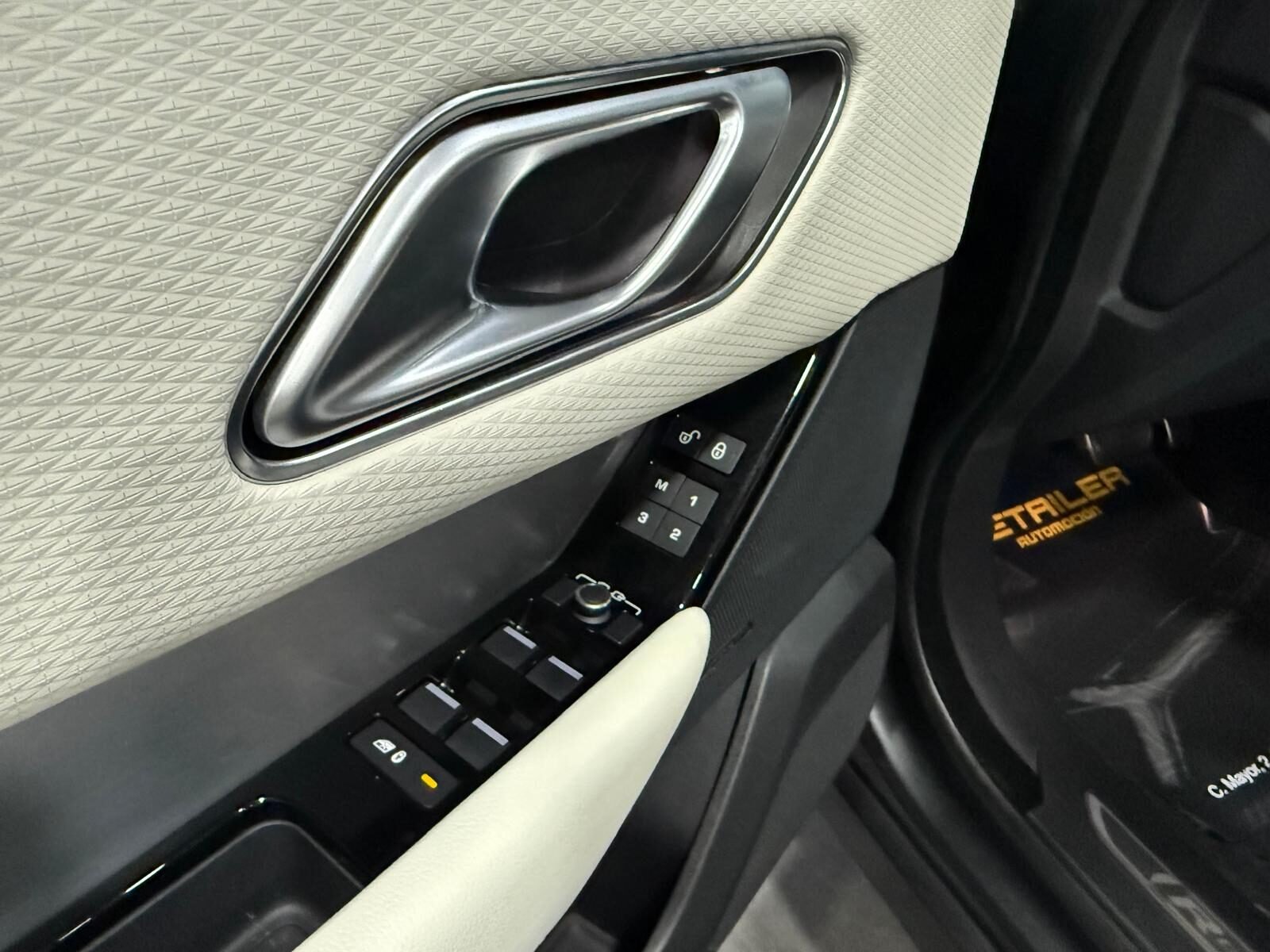 LAND-ROVER VELAR 2.0 R-DINAMIC