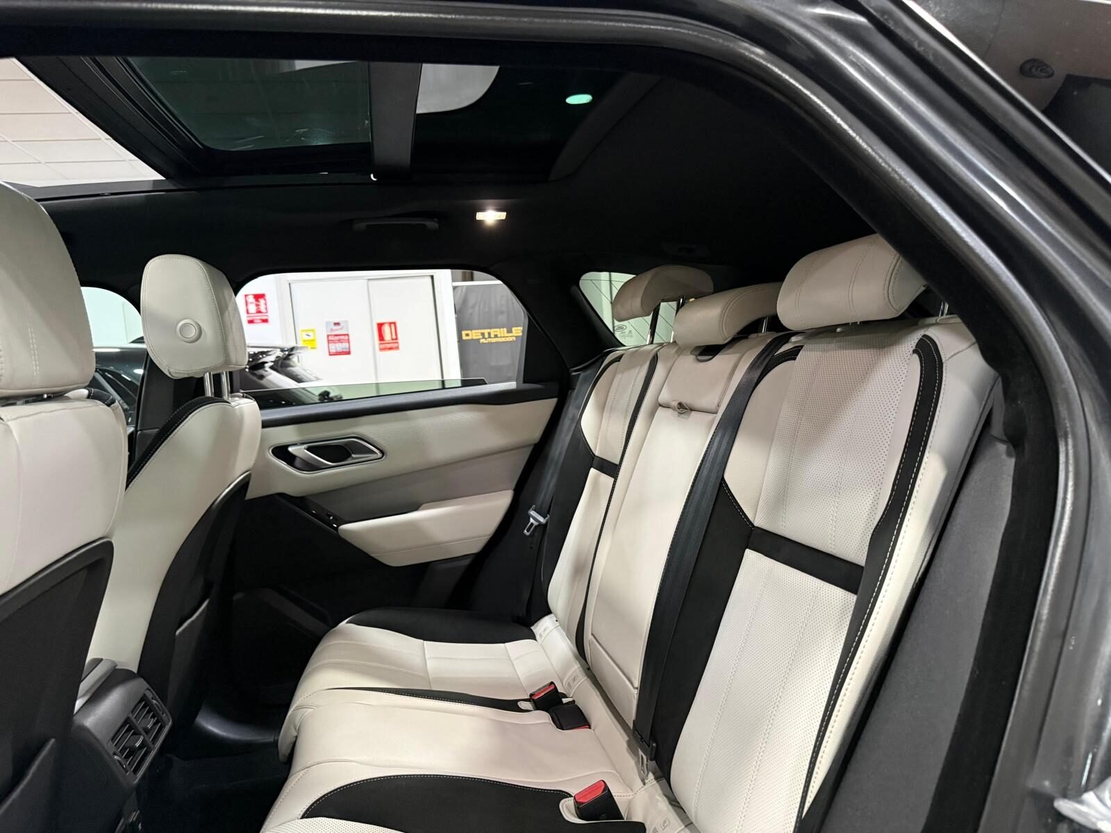 LAND-ROVER VELAR 2.0 R-DINAMIC