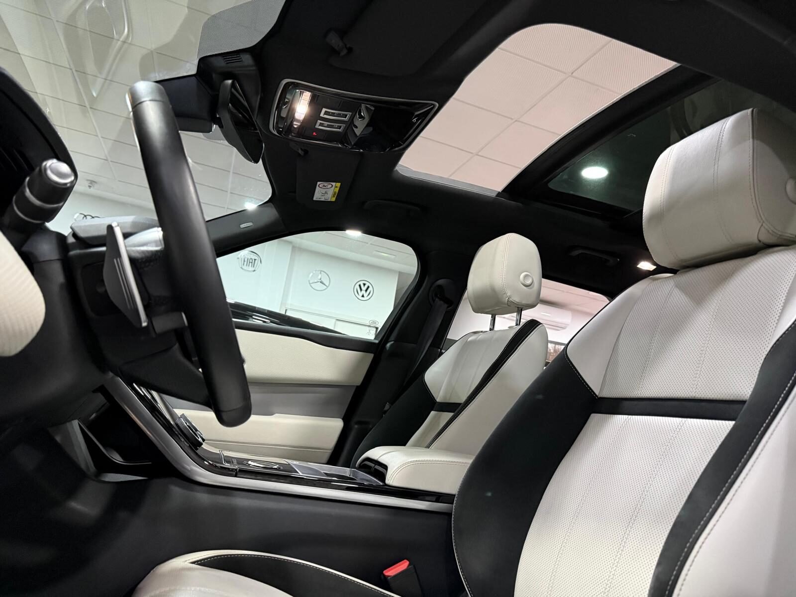 LAND-ROVER VELAR 2.0 R-DINAMIC