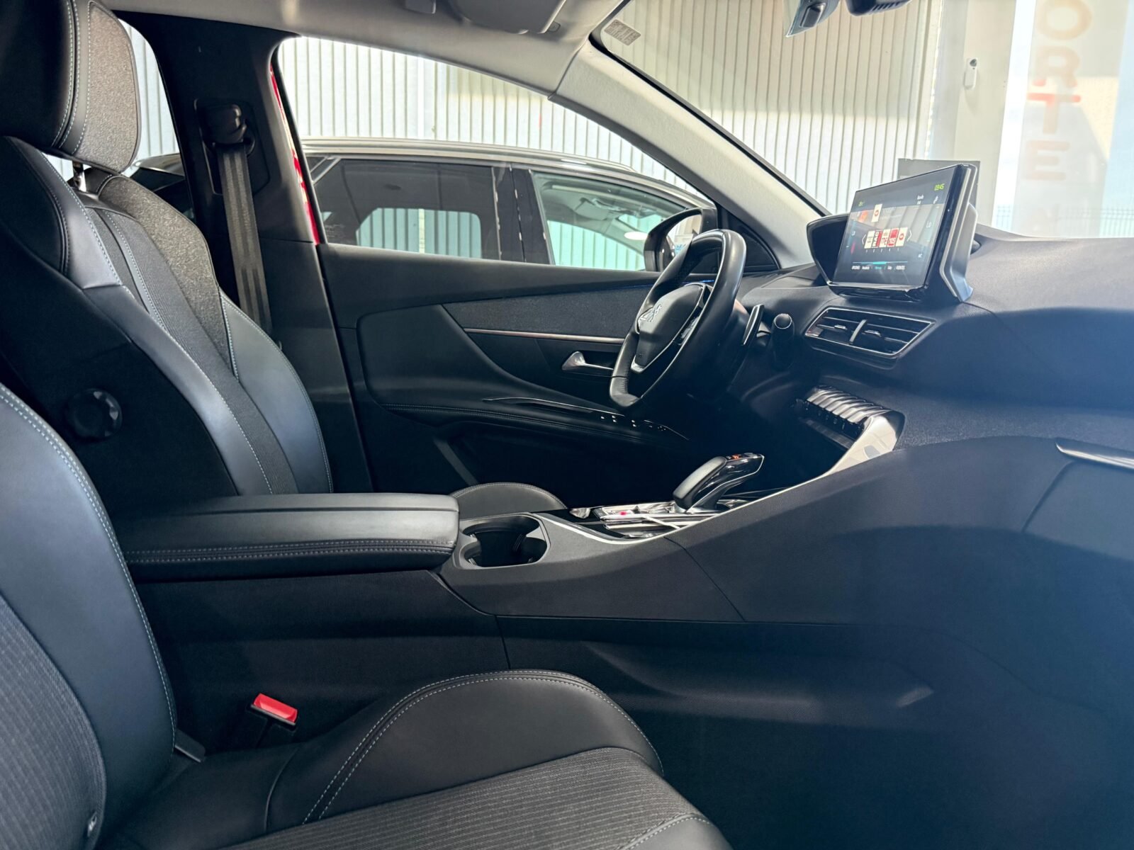 PEUGEOT 3008 1.6 Hybrid