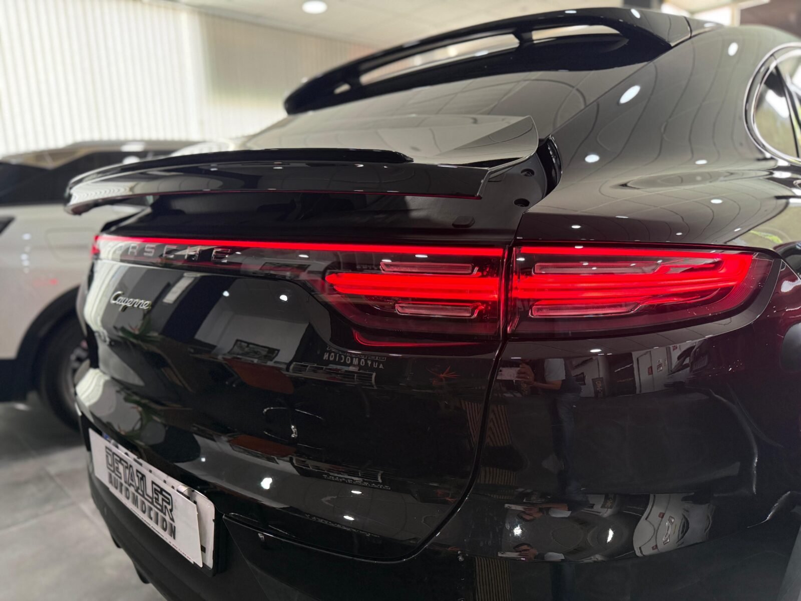 PORSCHE E-HYBRID