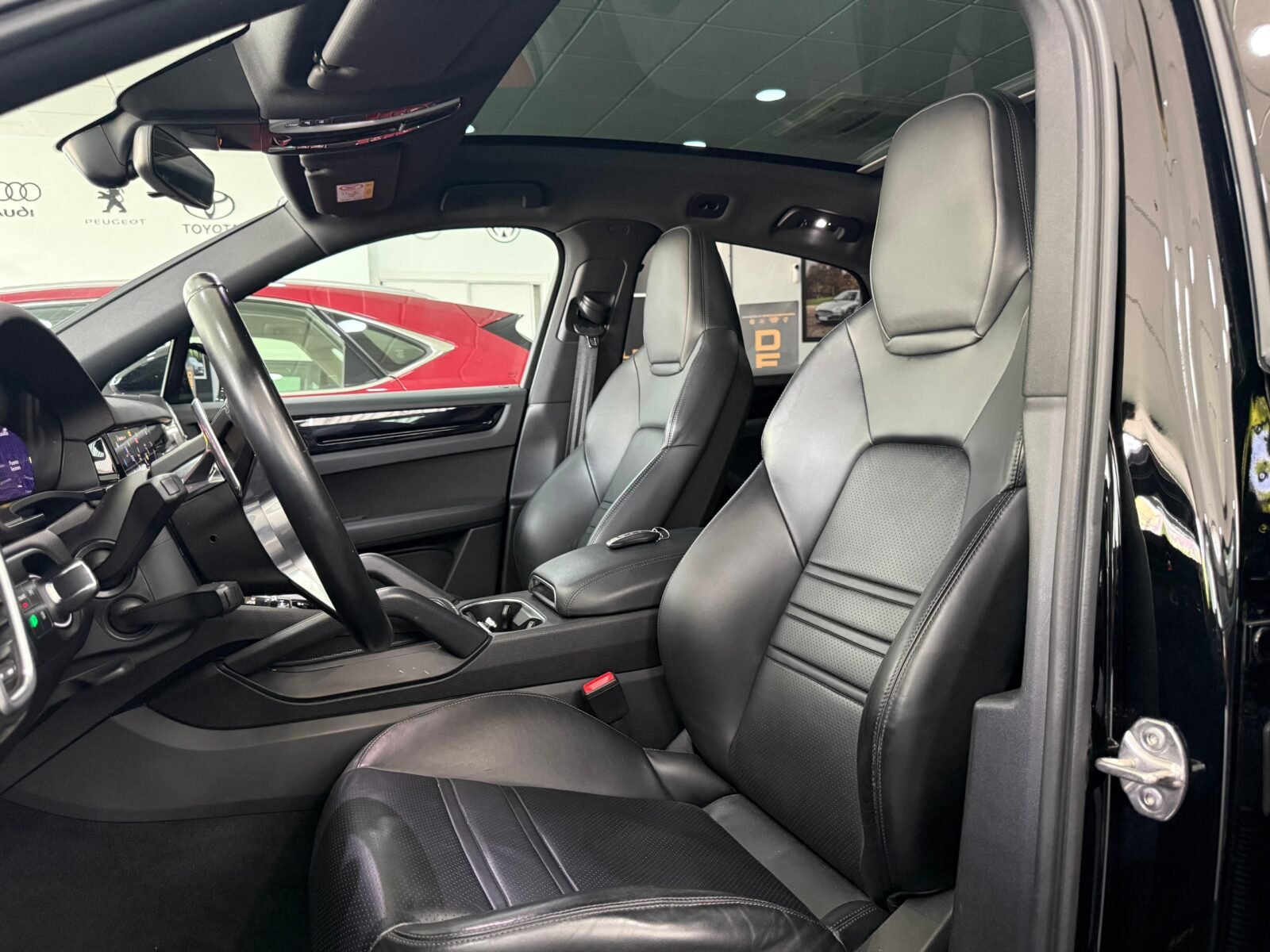 PORSCHE E-HYBRID