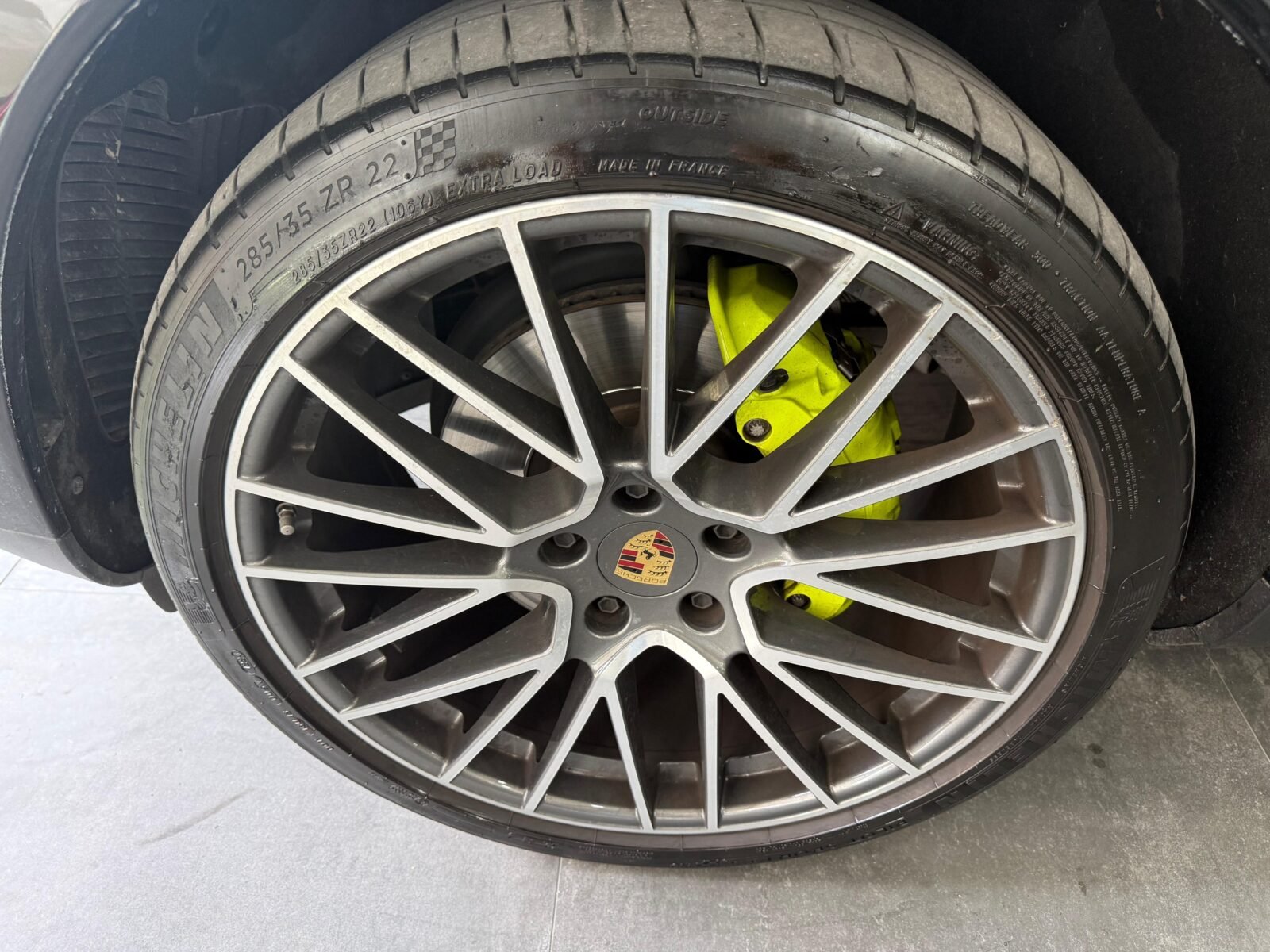PORSCHE E-HYBRID