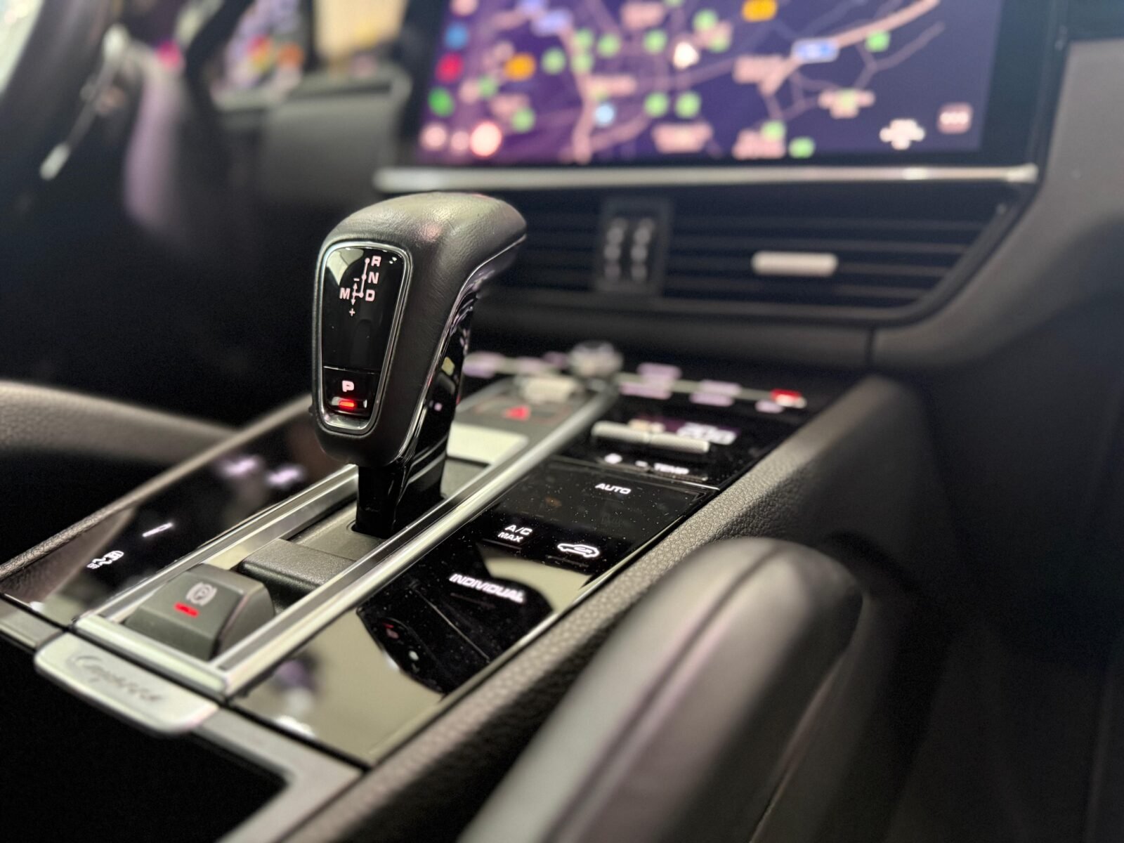 PORSCHE E-HYBRID