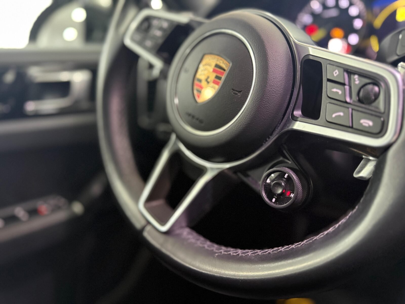 PORSCHE E-HYBRID