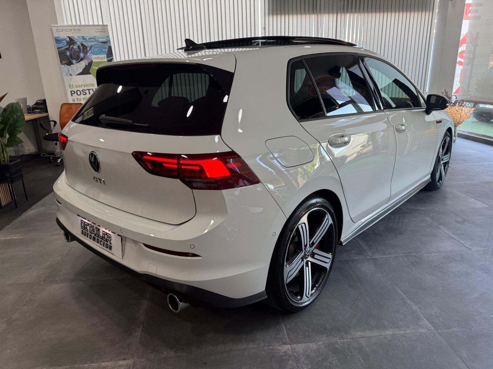 VOLKSWAGEN GOLF GTI
