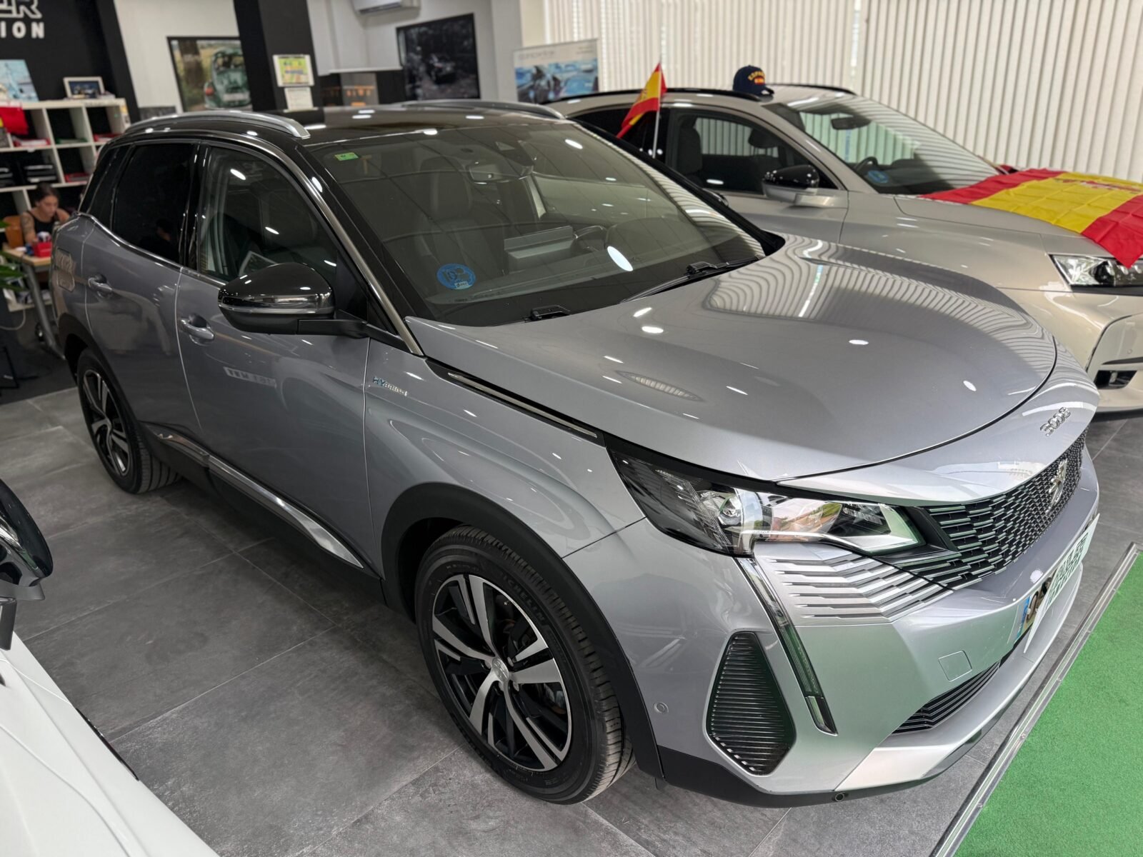 PEUGEOT 3008 HYBRID