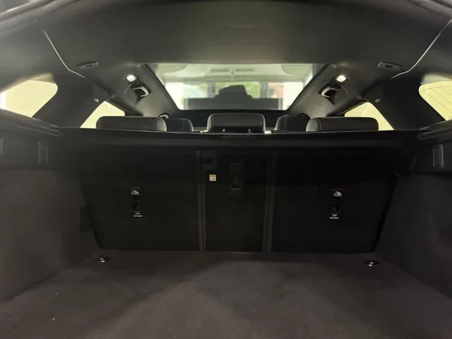 LAND-ROVER VELAR R-DYNAMIC 2.0 D Diésel HEV