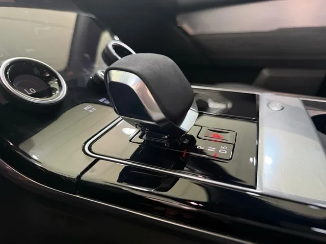 LAND-ROVER VELAR R-DYNAMIC 2.0 D Diésel HEV