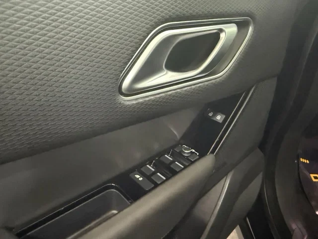 LAND-ROVER VELAR R-DYNAMIC 2.0 D Diésel HEV
