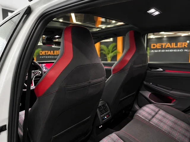 VOLKSWAGEN GOLF GTI 2.0