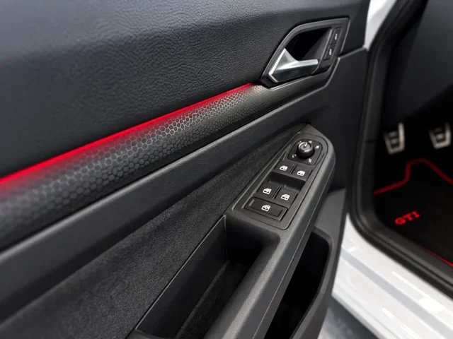 VOLKSWAGEN GOLF GTI 2.0