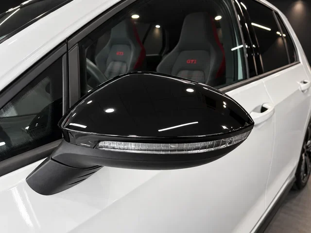 VOLKSWAGEN GOLF GTI 2.0