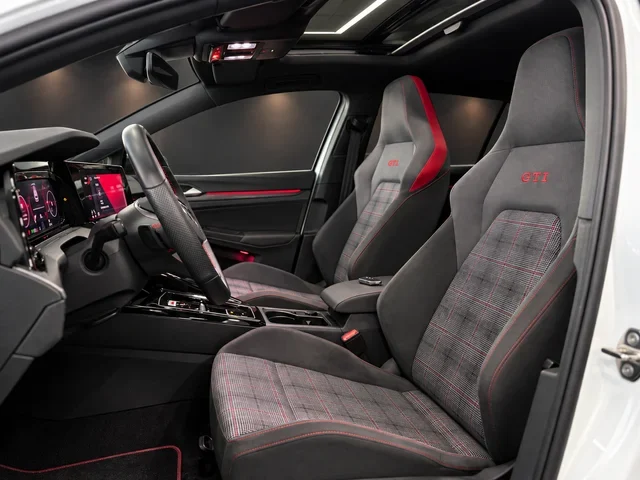 VOLKSWAGEN GOLF GTI 2.0