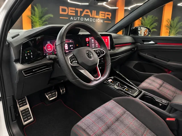 VOLKSWAGEN GOLF GTI 2.0