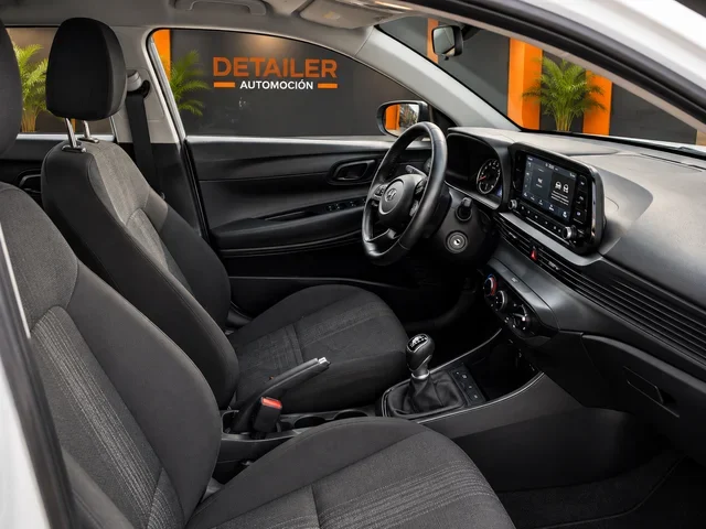 HYUNDAI i20 ESSENCE