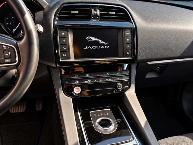 JAGUAR F-PACE 2.0