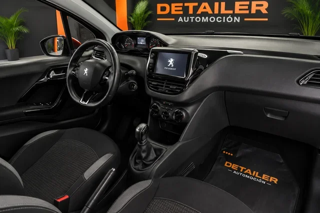 PEUGEOT 208 STYLE