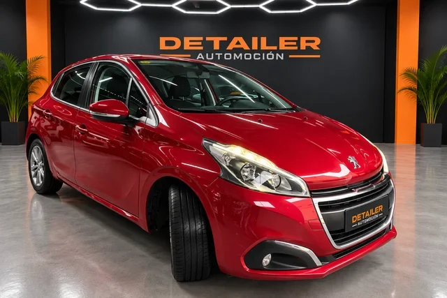 PEUGEOT 208 STYLE
