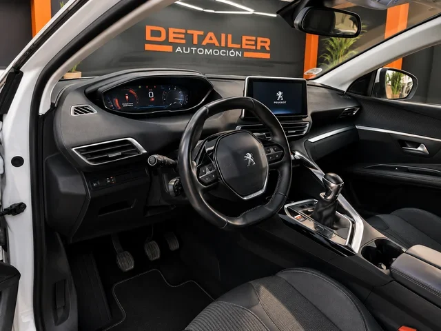 PEUGEOT 5008 1.5 BLUEHDi 