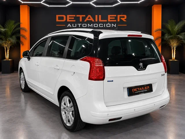 PEUGEOT 5008 STYLE