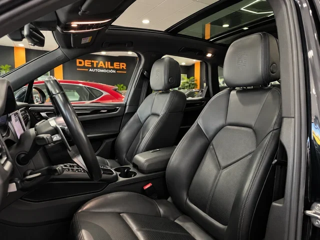 PORSCHE Macan 2.0