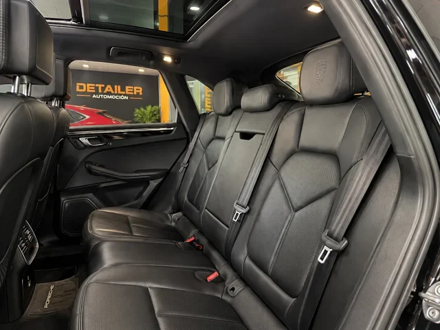 PORSCHE Macan 2.0